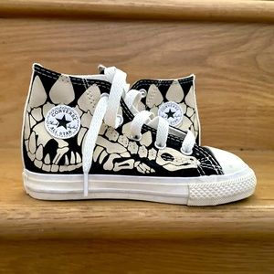 Toddler Size 8 Converse Custom Chuck Taylor All Star Dinoverse High Top